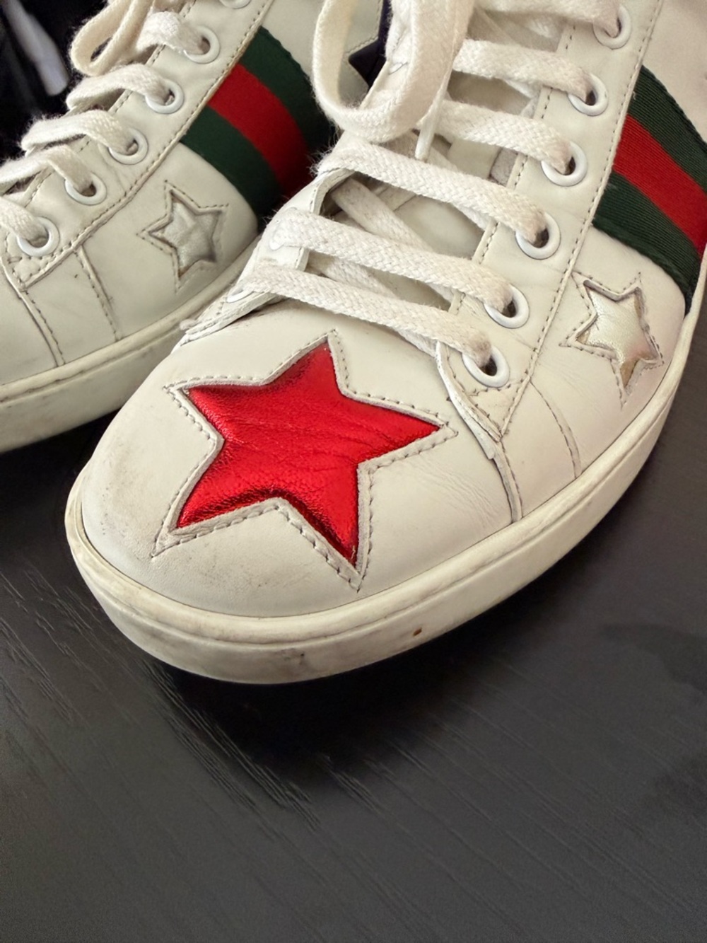 Gucci White Leather Sneakers with Red Stars and Green-Red Web - Picture 3 of 7